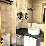 Luxury Chinitas 11 דירה *
